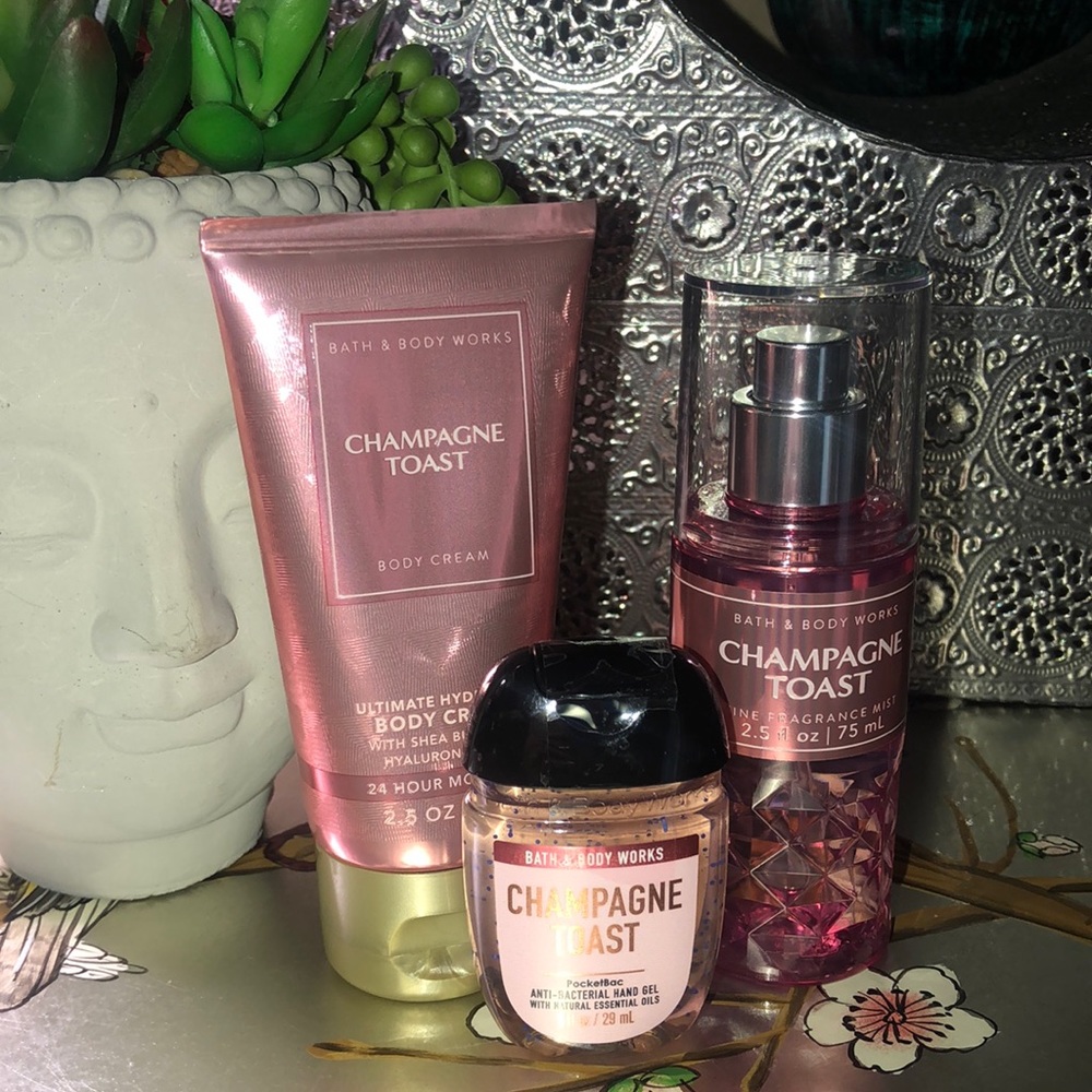 Bath and bodyworks Champagne and toast travel size gift set